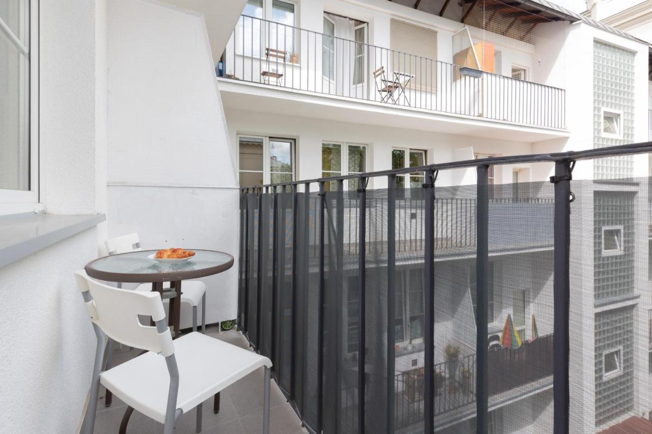 Miodowa Apartment Krasinski Garden Warsaw By Noclegi Renters Luaran gambar