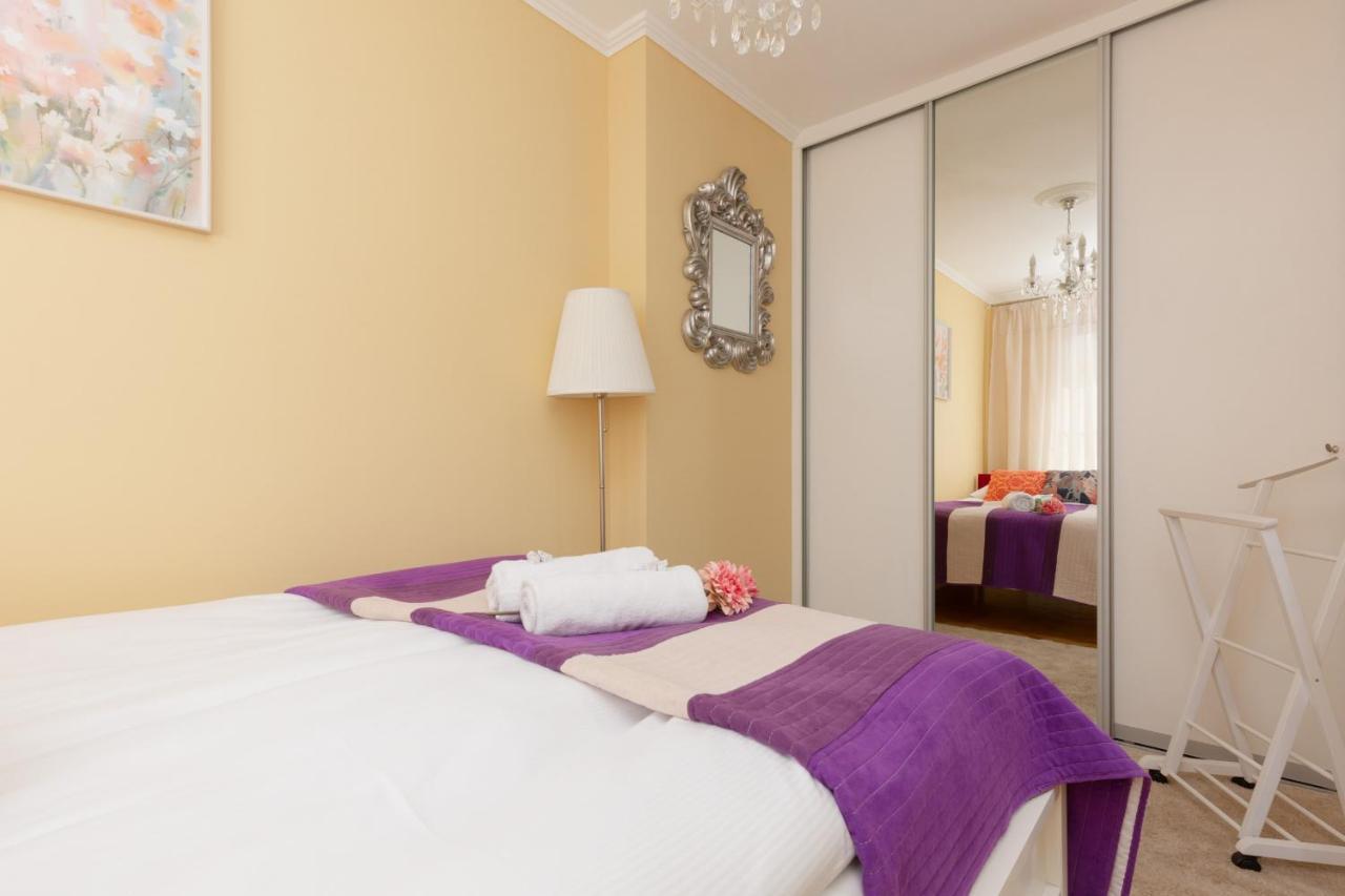 Miodowa Apartment Krasinski Garden Warsaw By Noclegi Renters Luaran gambar